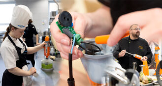 Dynamic-Mixer erleichtern Großküchen die Arbeit – kräfteschonend, schnell und in gleichbleibender Qualität bis 300 Liter.