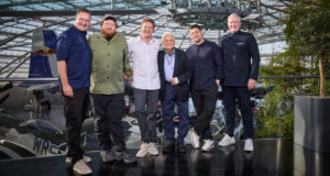 Tim Mälzer bringt im November 2025 ein kulinarisches Freundschaftsspiel in den Red Bull Hangar-7.