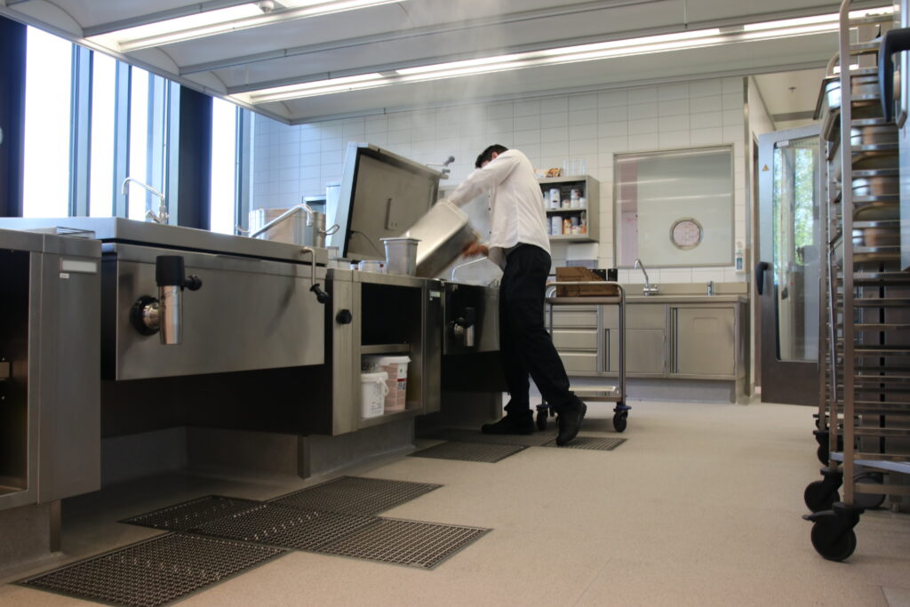 Eine neue Richtlinie des VdF Verband der Fachplaner gibt Tipps zu Fußboden- und Wandaufbau.