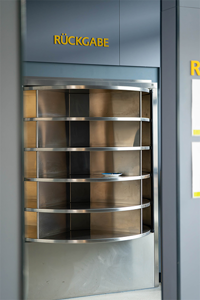 Rückgaberondell an einer Mensa in Mainz zur Geschirrrückgabe