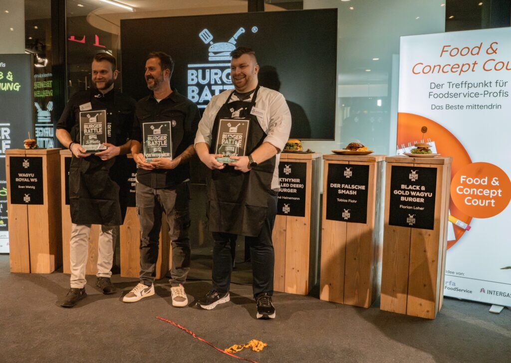 Die drei Besten beim Burger Battle (v. l.): Toni Tänzer (2.), Tobias Flor (1.), Bastian Heider (3.).