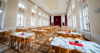 Speisesaal der Schule Schloss Salem mit Bio-Zertifizierung One-Health-Initiative