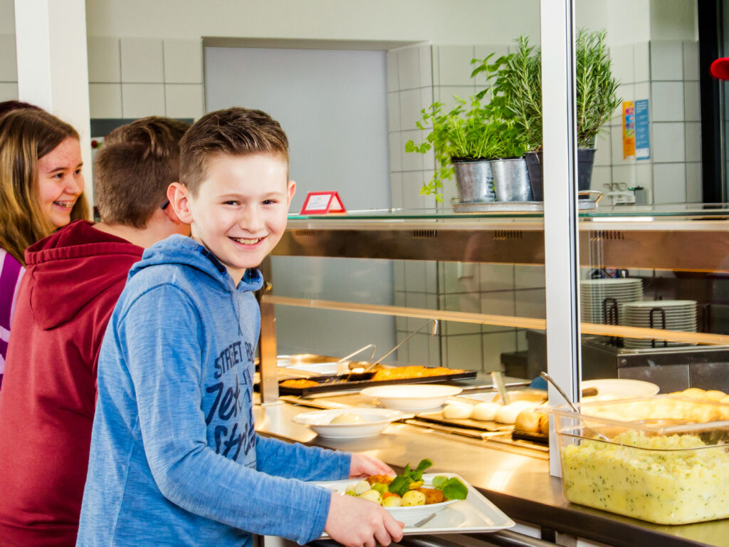 Vernetzungsstellen Kita- und Schulverpflegung, Schulmensa