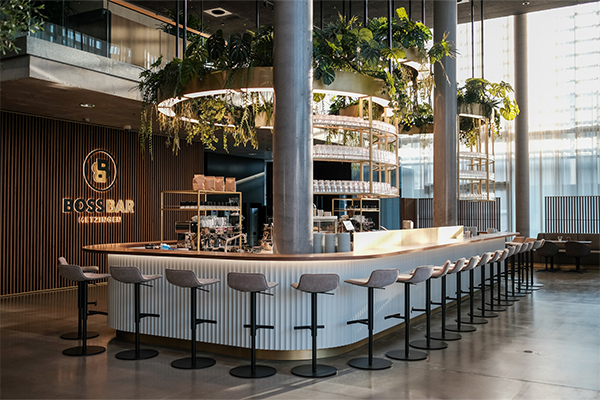 Die Boss Bar hat sich zu einem beliebten Treffpunkt für Hugo Boss-Mitarbeiter in Metzingen entwickelt.