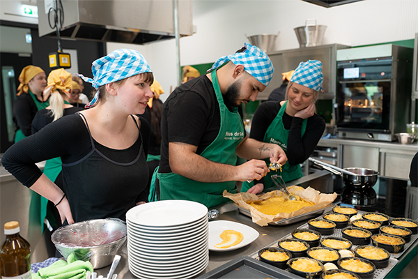 Fleißige Gruppenarbeit im Haus der Kost, dem Veranstaltungsort von Radikal Bio-regional