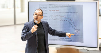 Philipp Kirnbauer von der Eurest referierte über die Kantine der Zukunft