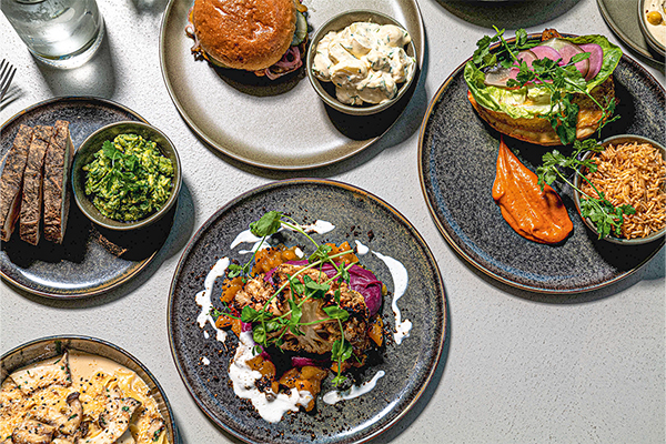 Blick aufs Speisenangebot im Table Dot Hamburg, eine öffentliche Kantine mit Affordable Haute Cuisine