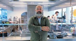 Koral Elci, Mitgründer von Kitchen Guerilla und Kopf hinter der Kantine Table Dot